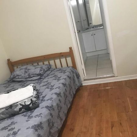 Monthly University Apartment-Elizabeth Toronto Buitenkant foto