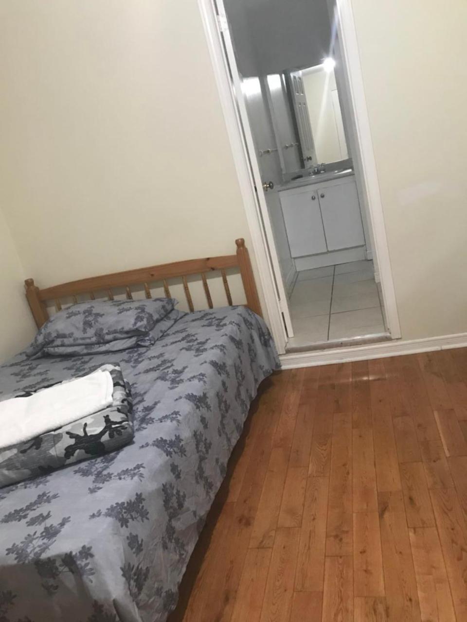 Monthly University Apartment-Elizabeth Toronto Buitenkant foto