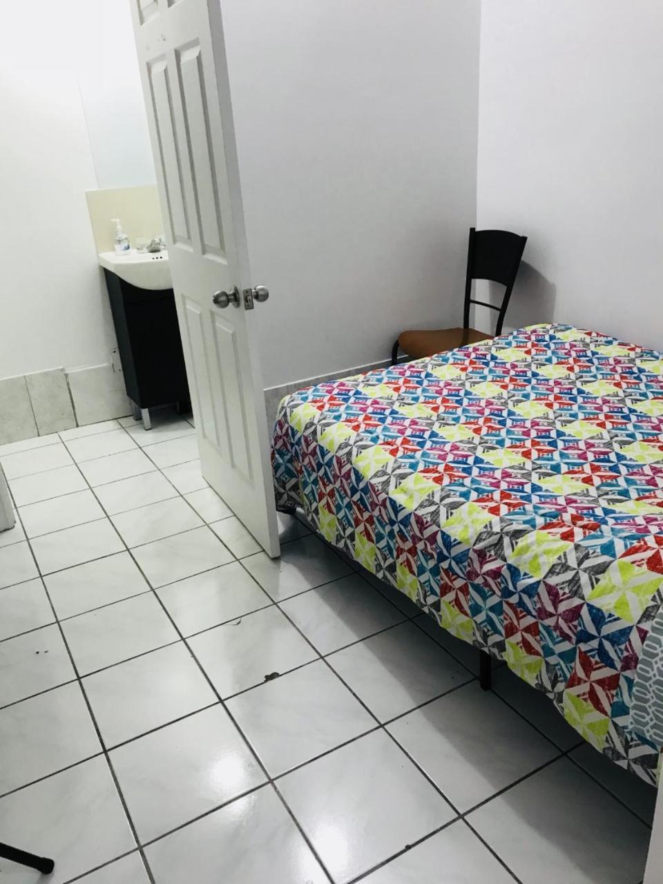 Monthly University Apartment-Elizabeth Toronto Buitenkant foto